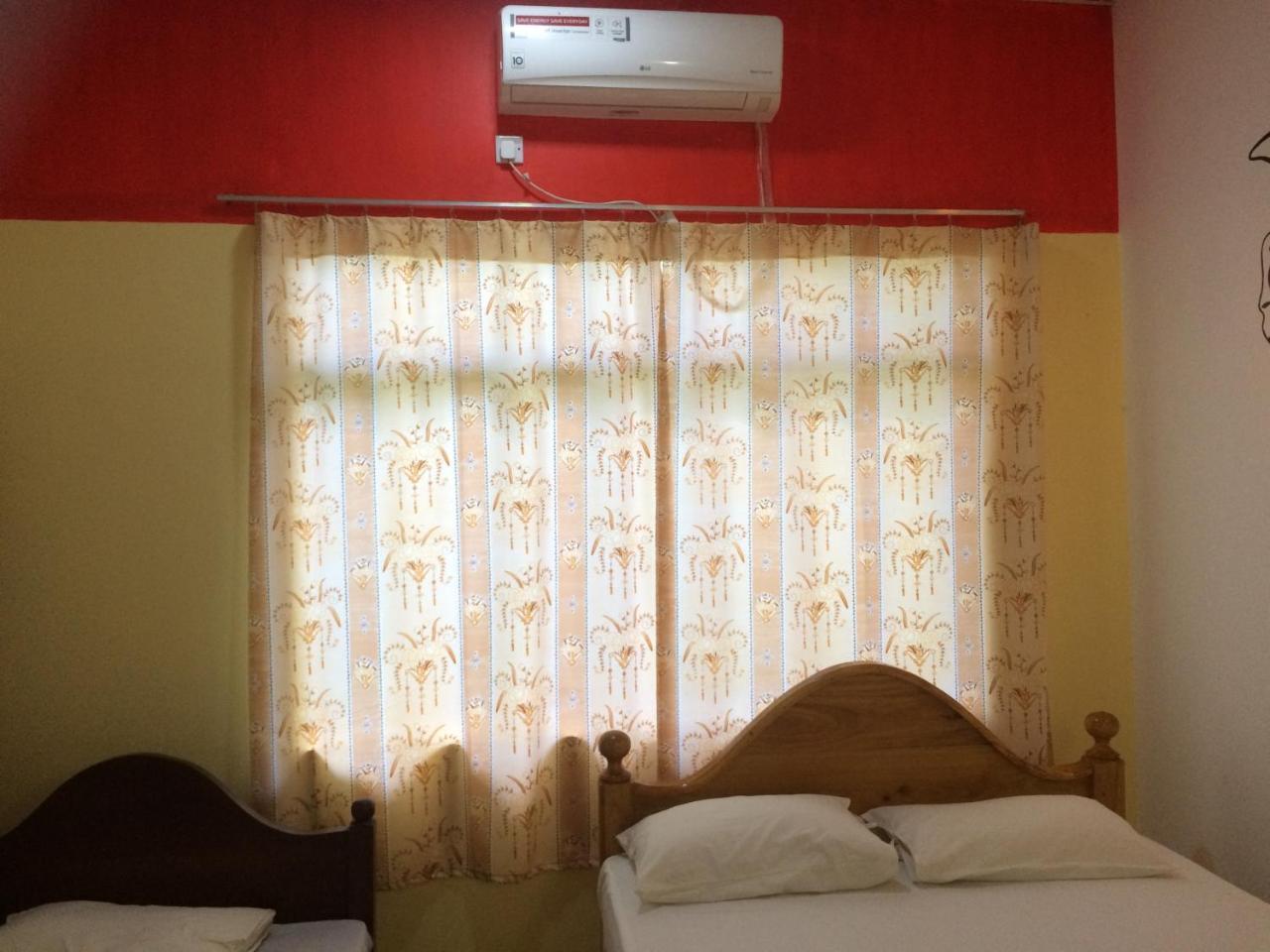 Hotel View Point Tissamaharama Bagian luar foto