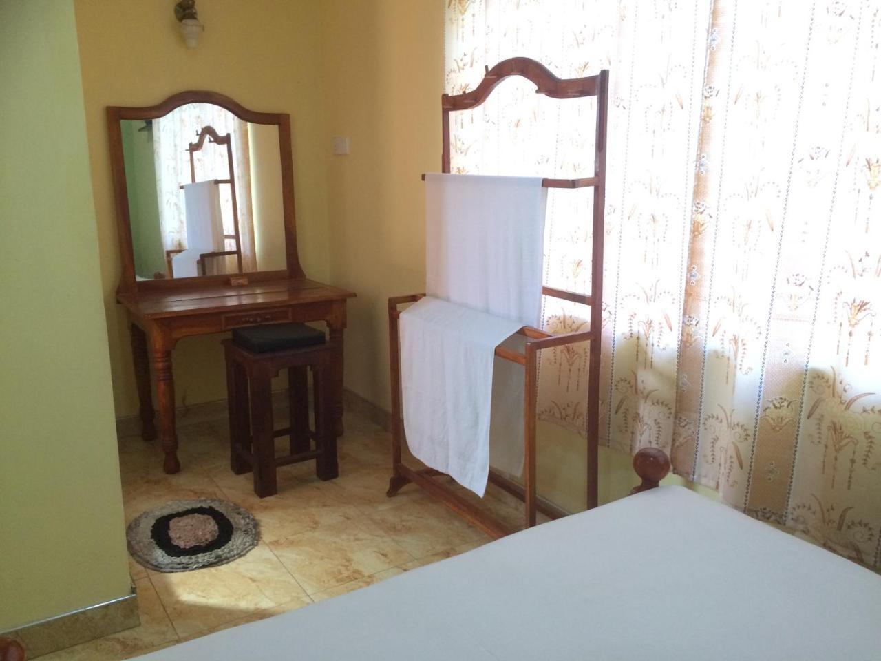 Hotel View Point Tissamaharama Bagian luar foto